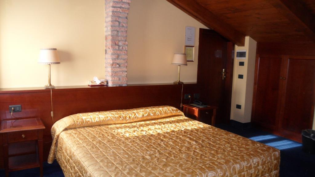 Herberg Alloggi Marinella 3*