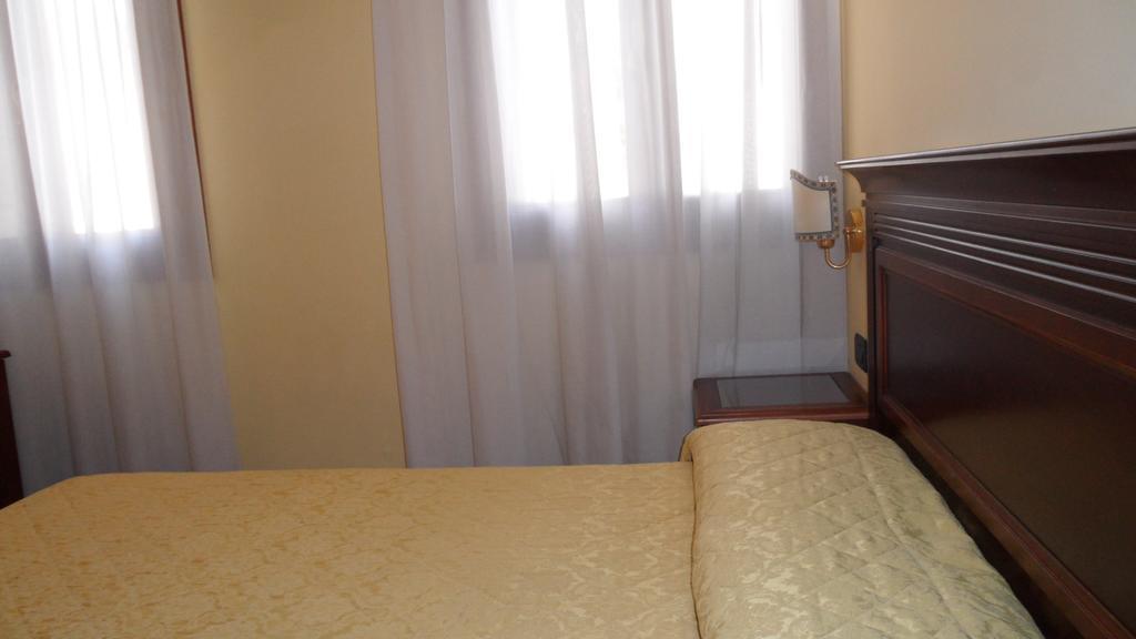 Alloggi Marinella Herberg 3*
