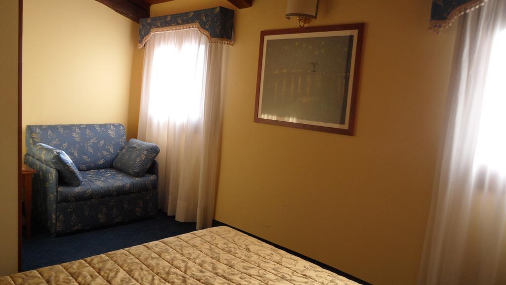 Alloggi Marinella Herberg 3*