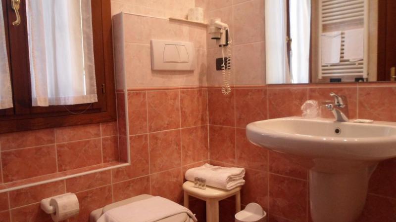 Alloggi Marinella Herberg 3*