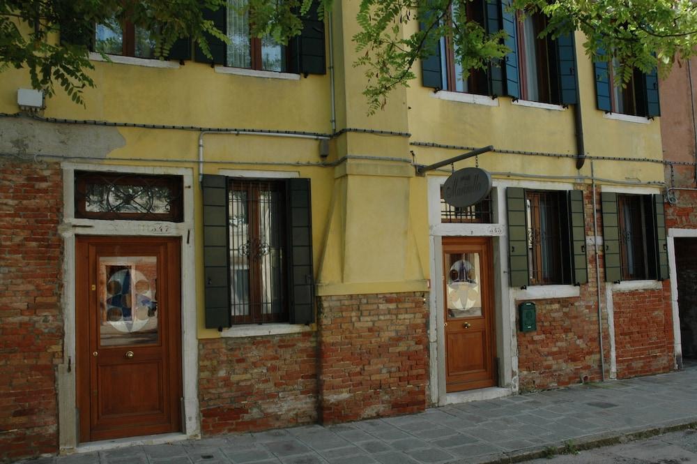 Herberg Alloggi Marinella