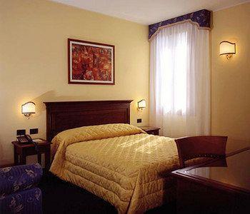 Herberg Alloggi Marinella 3*