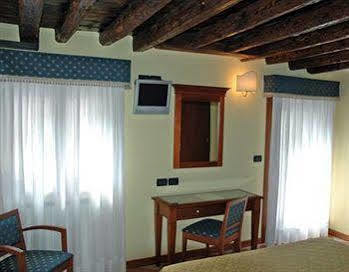 Alloggi Marinella Herberg 3*